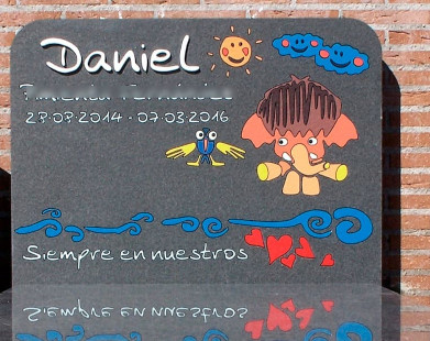 [LAP-INF-008] Lápida Elefante Servicio